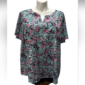 20 Woman's Lane Bryant Floral Blouse
